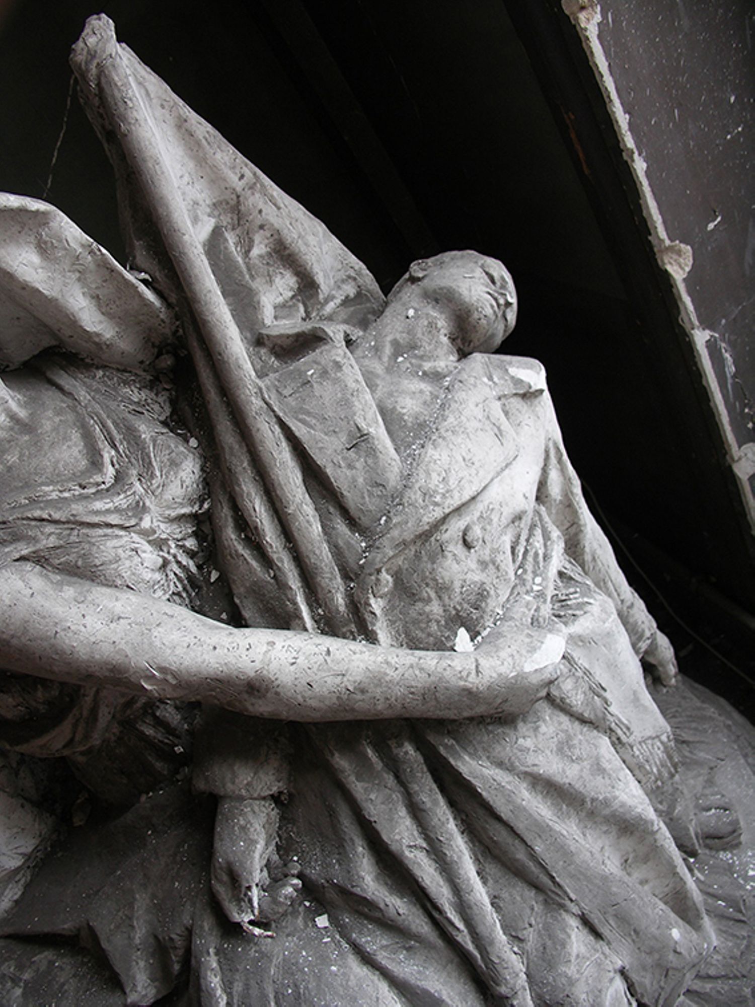 Restauration de la maquette du monument aux Morts : Elbeuf